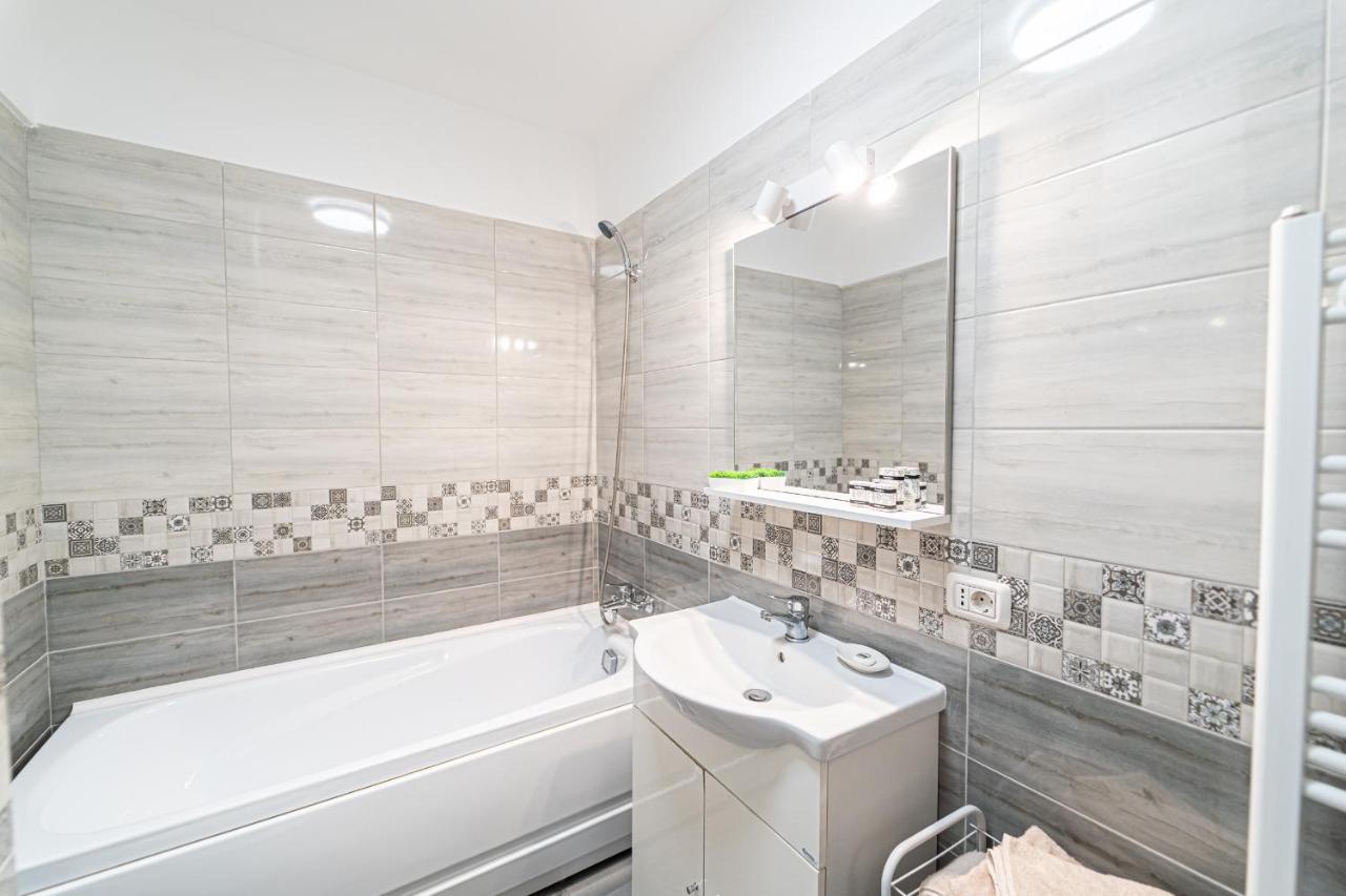 Apartament Delux Bacău Екстериор снимка
